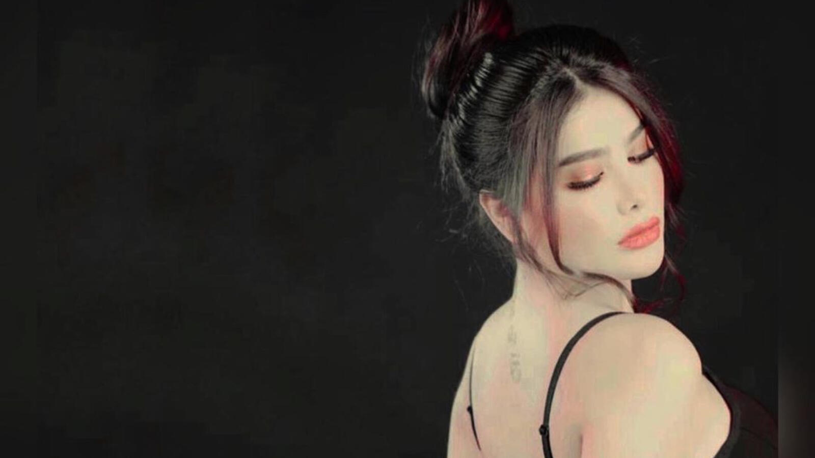 Angie Khoury Grabs Her Breast Provocatively and Says 'Be Authentic